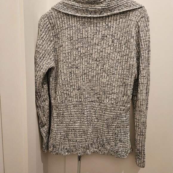 Cardigan - Picture 1 of 3